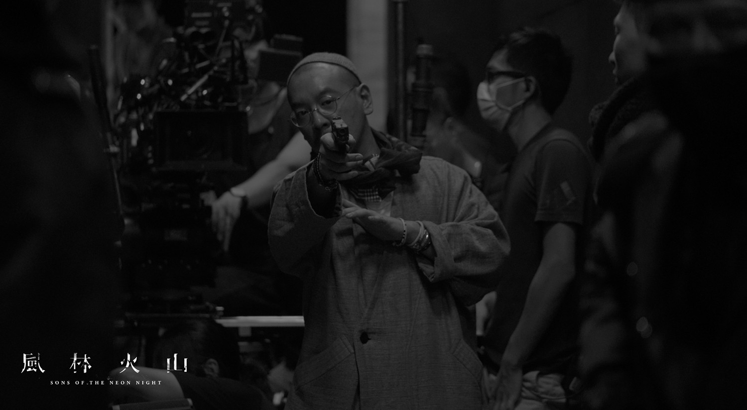 麥浚龍?zhí)幨抡J(rèn)真，不時(shí)親自示范動(dòng)作.jpg